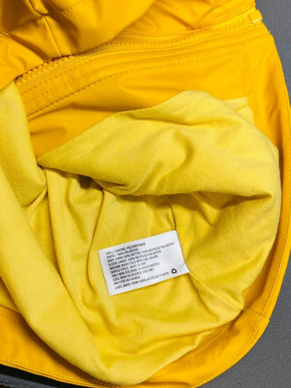 Yellow Raincoat Kids Sz S (6-7) Cat & Jack - EUC